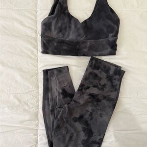 Lululemon Athletica Black Tie-Dye Sports Bra and Leggings Set